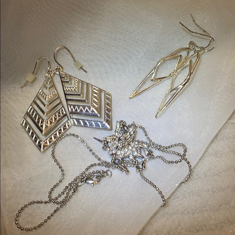 Alicorn Diamond Necklace & pair of Silver Earrings